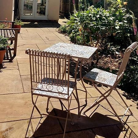 Cheerful, Cosy, One Bedroom Home With Patio And Parking Newbury  Buitenkant foto